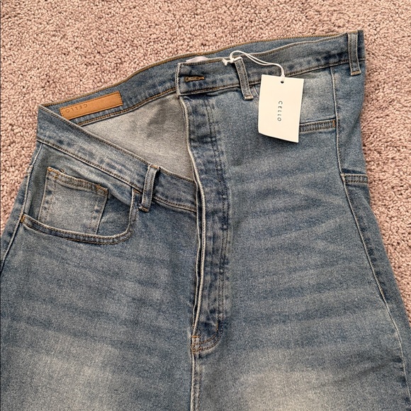 Jeans - Picture 2 of 5